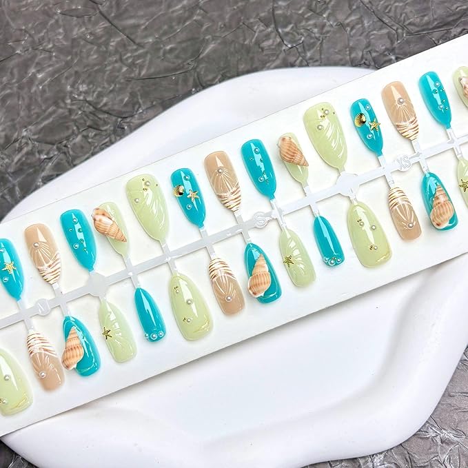 30Pcs Ocean Press on Nails Medium Almond Fake Nails with 3D Conch Pearl Shell Gold Starfish Design White Leopard French Tip Acrylic False Nails Summer Beach Vacation Stick on Nails for Women