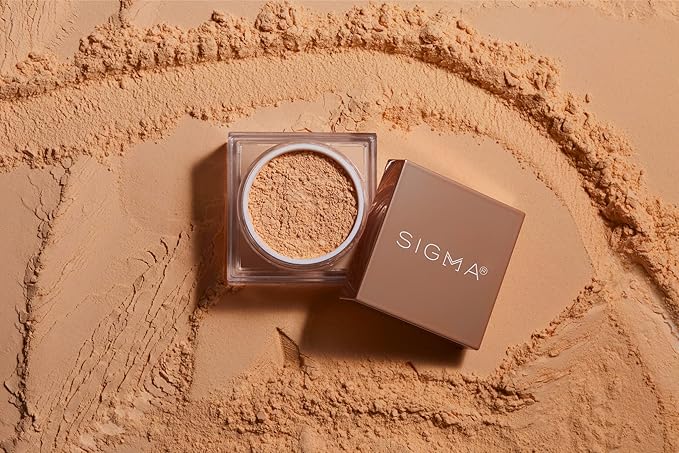 Sigma Beauty Soft Focus Setting Powder – Silky Smooth, Lightweight Loose Setting Powder for Setting Makeup, Blurring Powder Reduces the Look of Pores, Lines & Wrinkles (Buttermilk, Light Beige Matte)