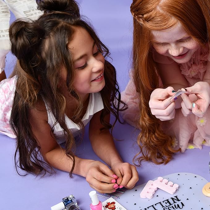 MISS NELLA Kids Bag of Glamorous Picks Makeup