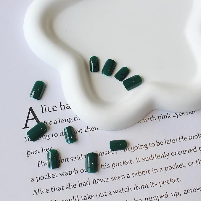 KQueenest Christmas Press on Nails Short Square Dark Green Nails Set Glazed Fake Nails Press on Acrylic Nails Pure Short Nails Glue on Real Stick on Nails for Women Fall Winter Wear