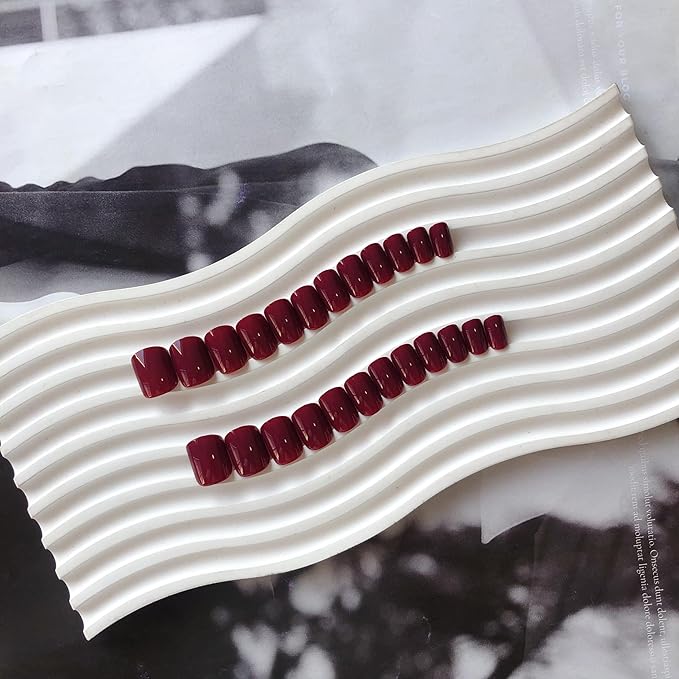 KQueenest Burgundy Red Press on Nails Short Square Nails Set, Dark Color Fake Nails Short, Small Gel Nails Press Ons, Acrylic Glue on Nails, Natural Short Nails, Petite False Nails in 24 Pcs