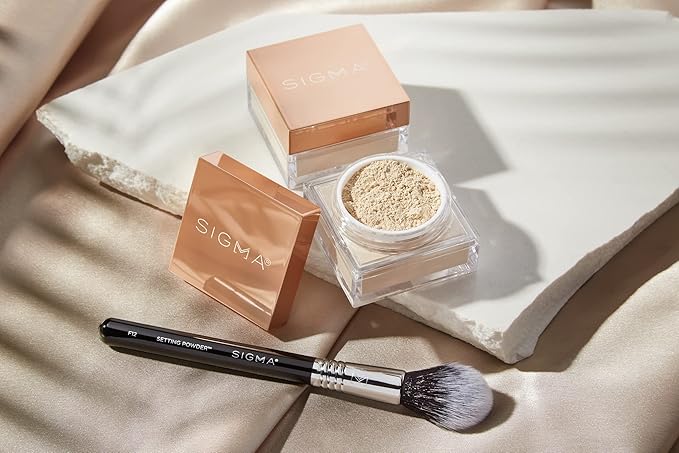 Sigma Beauty Soft Focus Setting Powder – Silky Smooth, Lightweight Loose Setting Powder for Setting Makeup, Blurring Powder Reduces the Look of Pores, Lines & Wrinkles (Vanilla Bean, Ivory Matte)