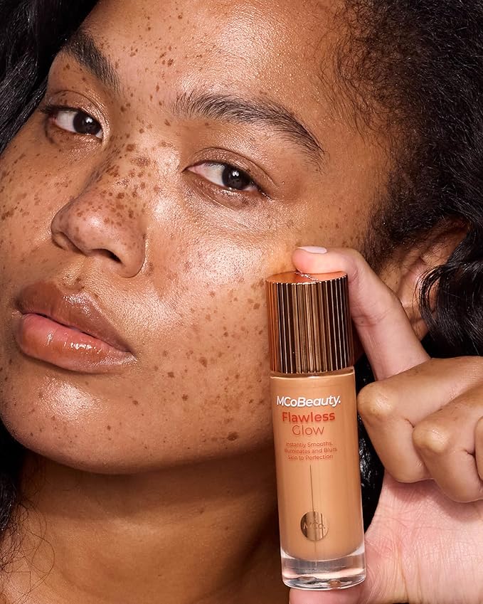 MCoBeauty - Flawless Glow Luminous Skin Filter - 6 Medium Dark Shade - 4-in-1 Multi-Use Formula that Contains Squalane - Includes Doe Foot Applicator - Liquid Illuminator