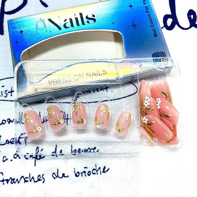 Fall White Flower Press on Nails Short Almond False Nails With Gold Design Full Cover Glue on Nail Reusable Floral Acrylic Fake Nails Glossy Artificial Stick on Nail for Women