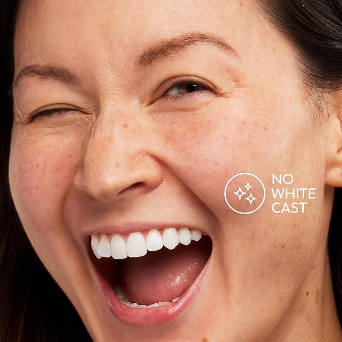 Olay Invisible Sunscreen, SPF 35, 100% Invisible Facial Sunscreen and Makeup Primer - Fragrance-Free, Weightless, No White Cast Broad Spectrum Sun Protection with Vitamin C & E, Aloe Vera, 1.7 Oz