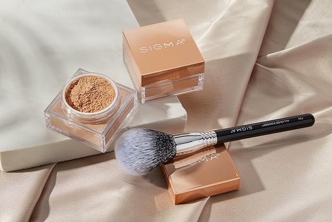 Sigma Beauty Soft Focus Setting Powder – Silky Smooth, Lightweight Loose Setting Powder for Setting Makeup, Blurring Powder Reduces the Look of Pores, Lines & Wrinkles (Honey, Medium Tan Matte)