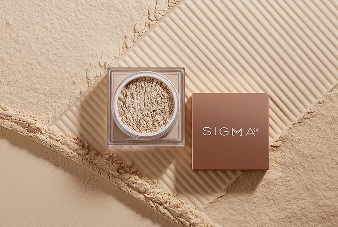 Sigma Beauty Soft Focus Setting Powder – Silky Smooth, Lightweight Loose Setting Powder for Setting Makeup, Blurring Powder Reduces the Look of Pores, Lines & Wrinkles (Vanilla Bean, Ivory Matte)