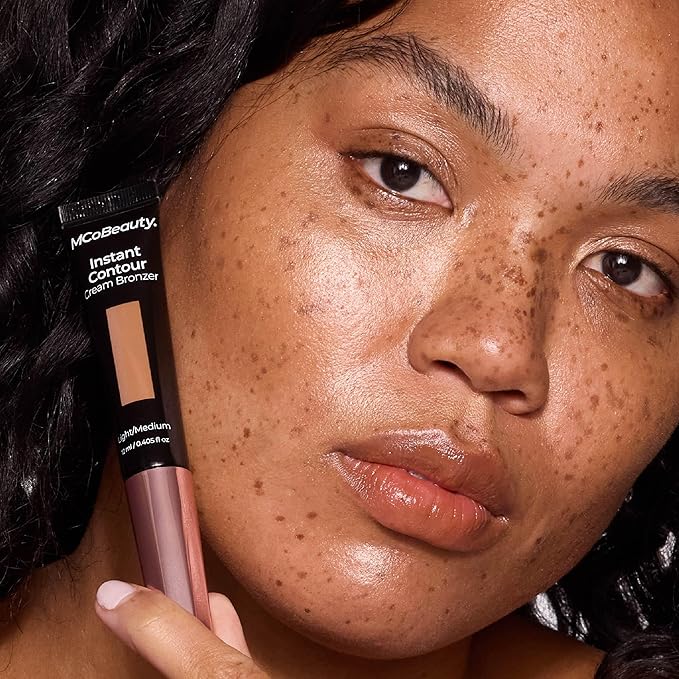 MCoBeauty Instant Contour Cream Bronzer Light to Medium Shade Cream Contour Stick with In-Built Cushion Applicator Concealers & Neutralizing Makeup