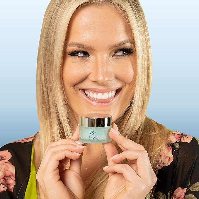 SNOW Lip Exfoliating Sugar Scrub - Lavender