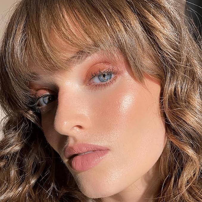 Nude Envie - Cream Highlighter - Creamy Texture & Easy Application - Smooth, Buildable, Luminous Finish - Infused With Crushed Pearls - Mirror Compact - Vegan, Paraben-Free & Cruelty-Free - Golden